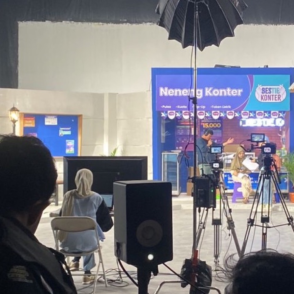 Crew and cameras set up around the Bestie Konter set on a shoot day
